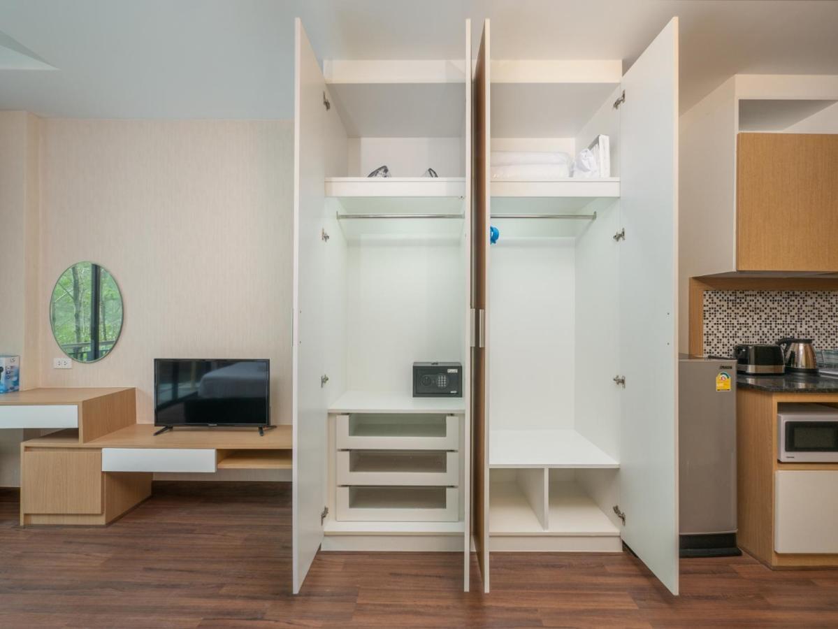 Naithon Beachfront Condotel 외부 사진